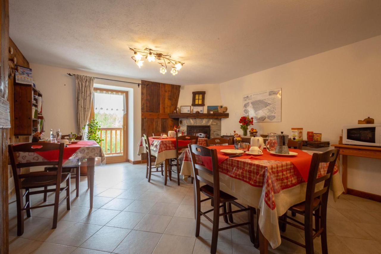 Le Vieux Noyer - Appartamenti Al Verde Villaggio Di Rumiod Saint-Pierre Luaran gambar