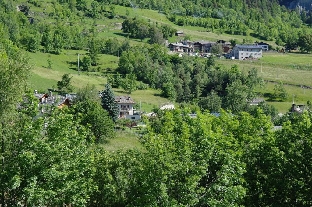 Le Vieux Noyer - Appartamenti Al Verde Villaggio Di Rumiod Saint-Pierre Luaran gambar