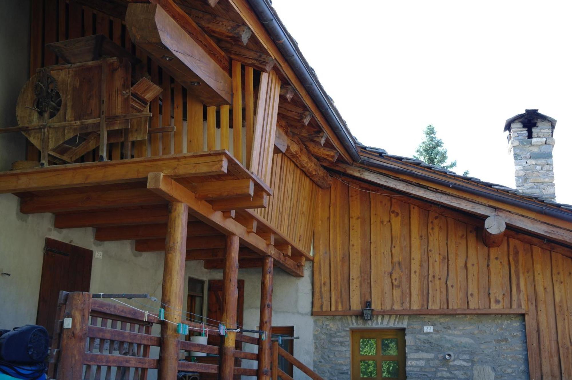 Le Vieux Noyer - Appartamenti Al Verde Villaggio Di Rumiod Saint-Pierre Luaran gambar