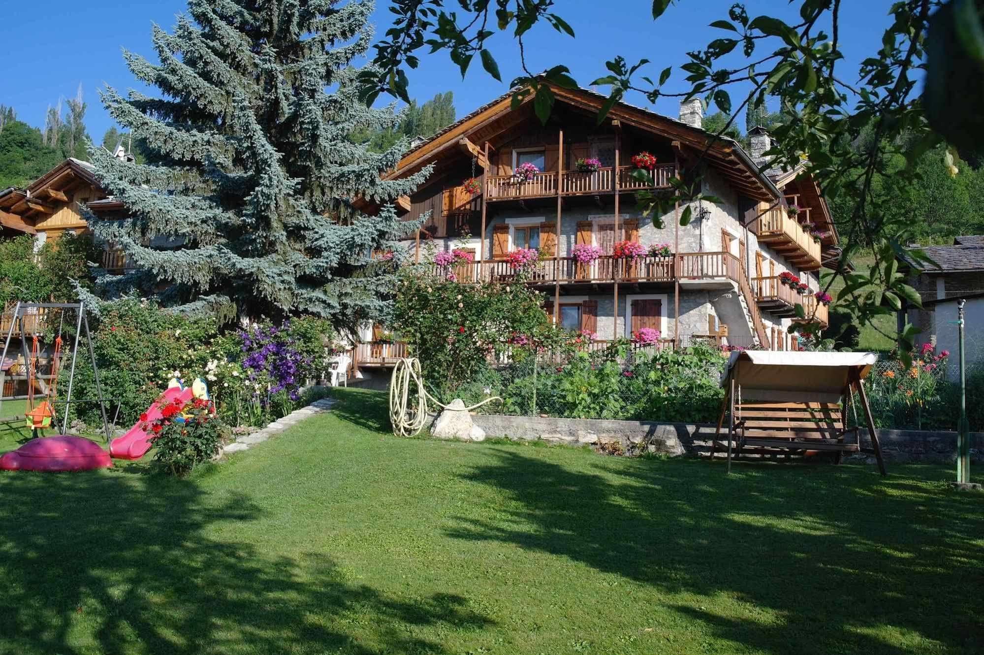 Le Vieux Noyer - Appartamenti Al Verde Villaggio Di Rumiod Saint-Pierre Luaran gambar