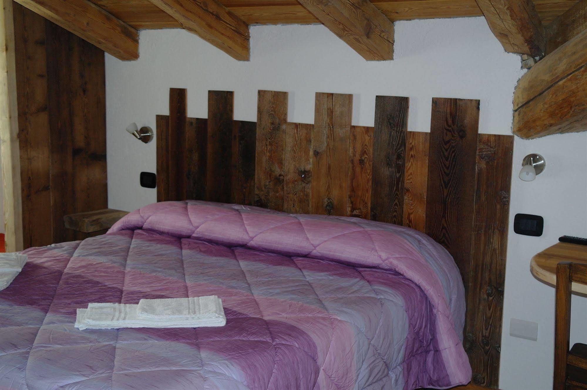 Le Vieux Noyer - Appartamenti Al Verde Villaggio Di Rumiod Saint-Pierre Luaran gambar